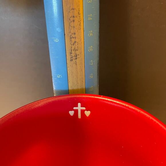 The Mistletoe Company Red large mug cup coffee Spanish writing Christmas cross - Picture 3 of 12